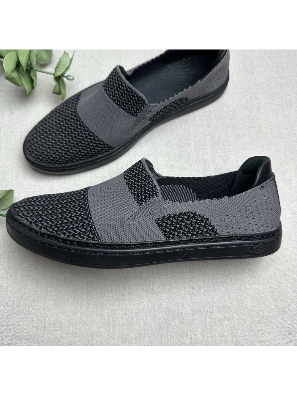 Ugg Sammy Slip On Knit Sneakers Gray Black Casual Comfort Size 6.5